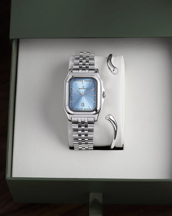  A square womens watch in 316L stainless steel from Waldor & Co. with blue Diamond Cut Sapphire Crystal glass dial. Seiko movement. The model is Delight 32 Chelsea