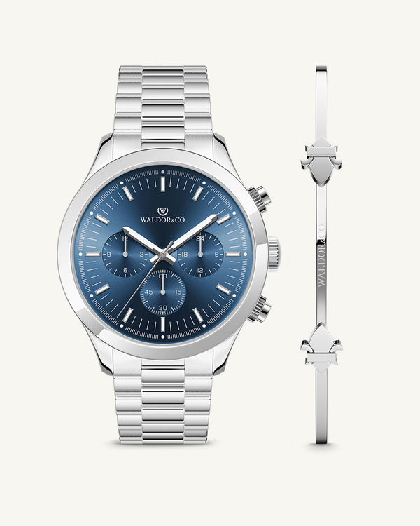 A round mens watch in rhodium-plated silver from Waldor & Co. with blue sunray dial and a second hand. Seiko movement. The model is Chrono 44 Como 44mm.