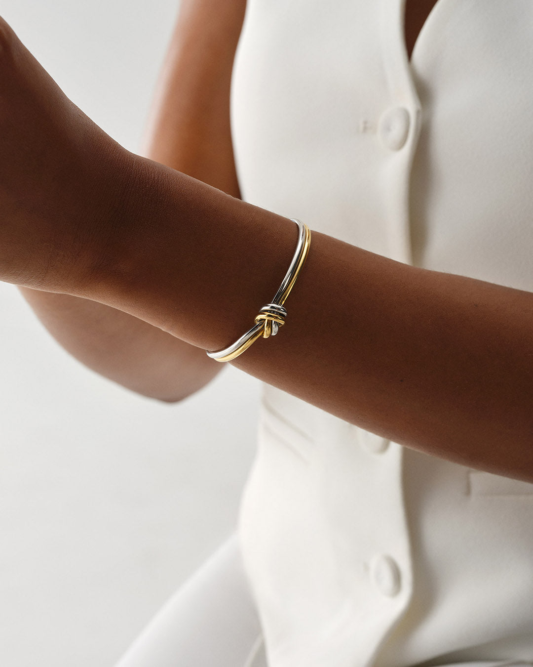 Luxury Double Line Rope T Knot Designer Bangle Bracelet In 18K Gold And  Silver Shining Ladies Bangles 2022 For Couples Perfect Valentines Day Gift  From Fashion1516, $21.93 | DHgate.Com